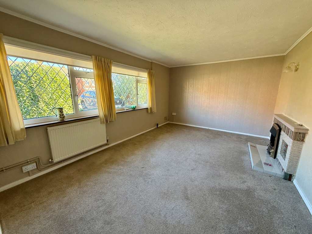 Lot: 116 - DETACHED BUNGALOW FOR REFURBISHMENT AND REPAIR - Bedroom two
